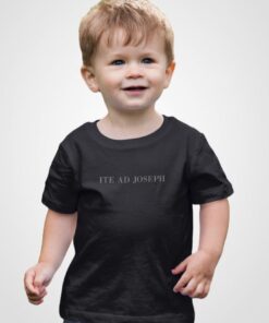 camiseta infantil católica Ide a José São José feminina – SerSanto em algodão premium